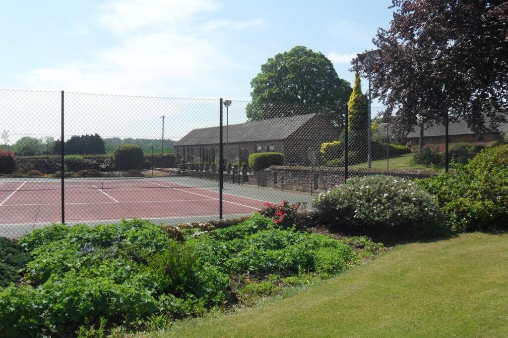 Villa Courtside Barn, Lynn, Newport Newport  Esterno foto